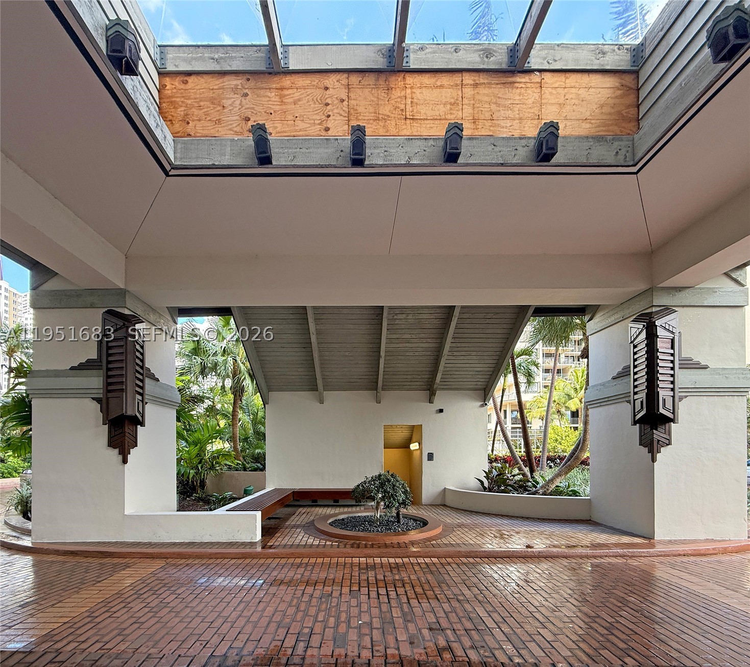 520 Brickell Key Dr A1010 Property Photo 33