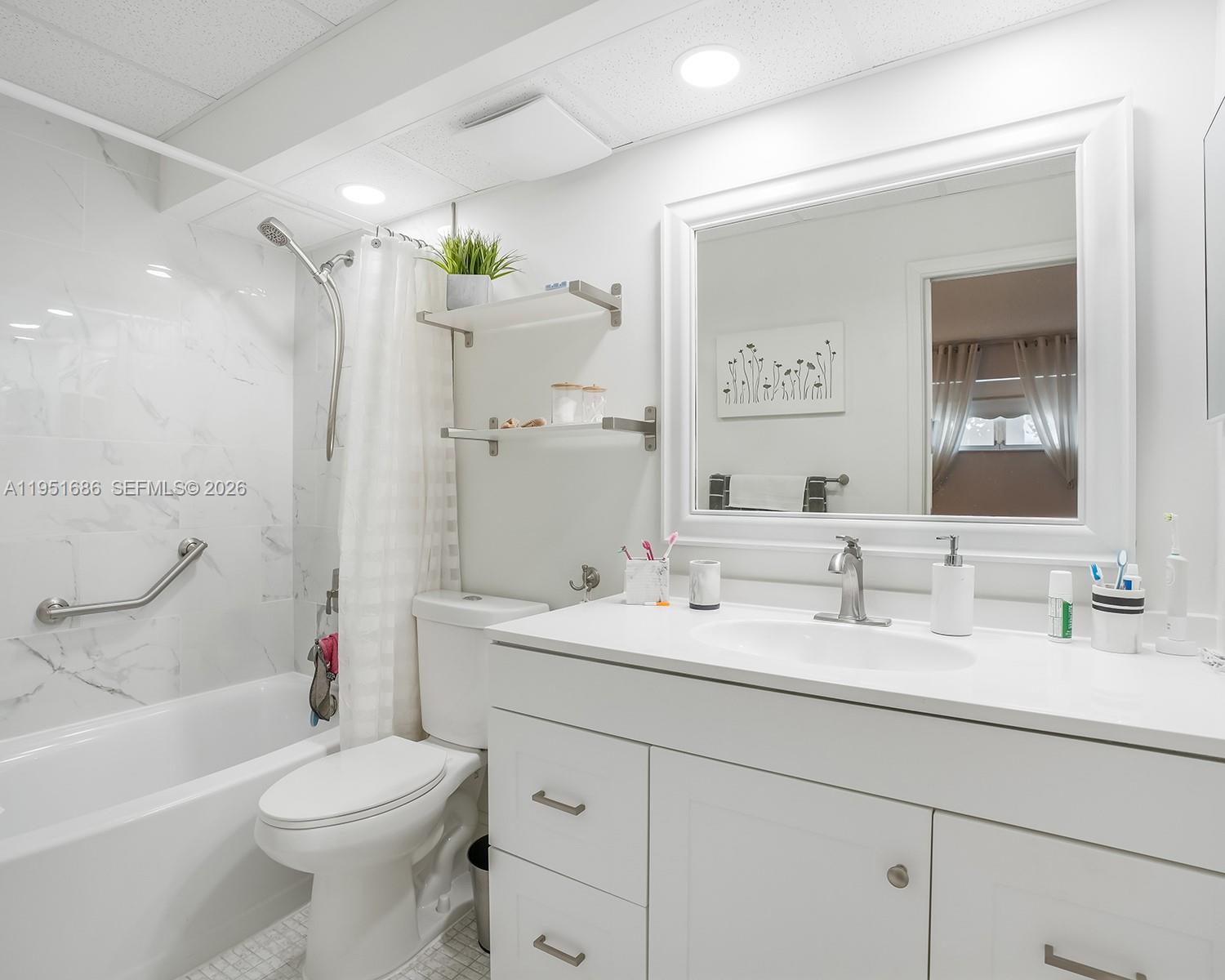 3531 Inverrary Dr 107 Property Photo 16