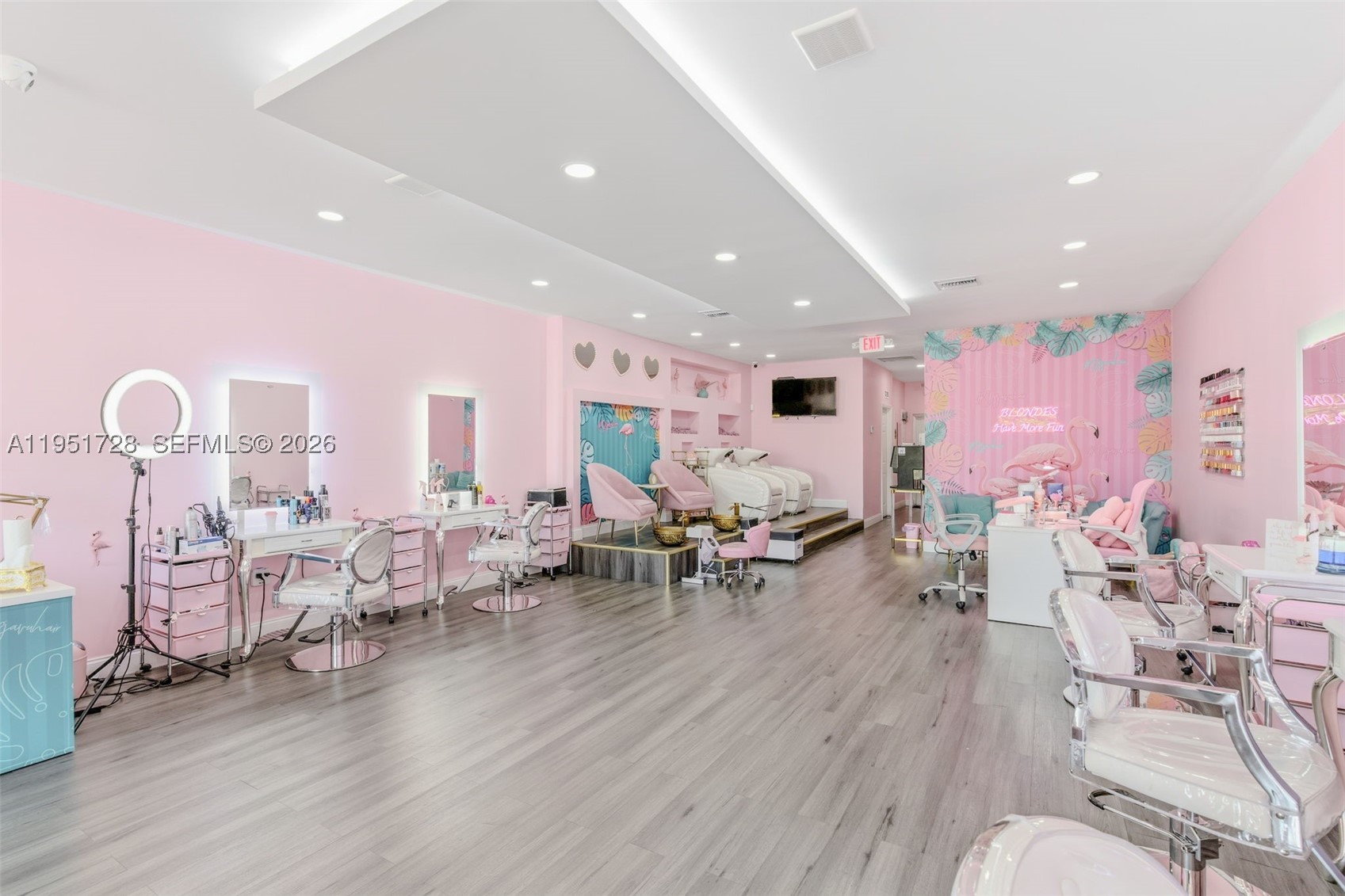 A11951728 Property Photo 8