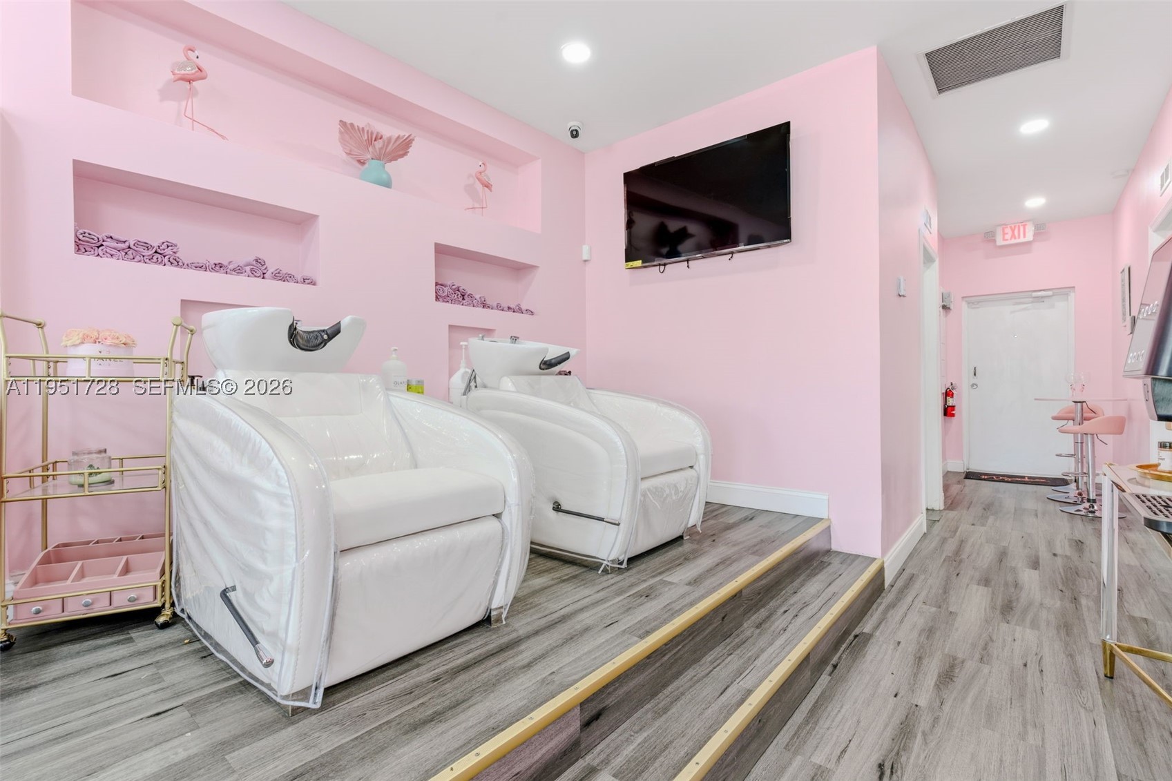 A11951728 Property Photo 10