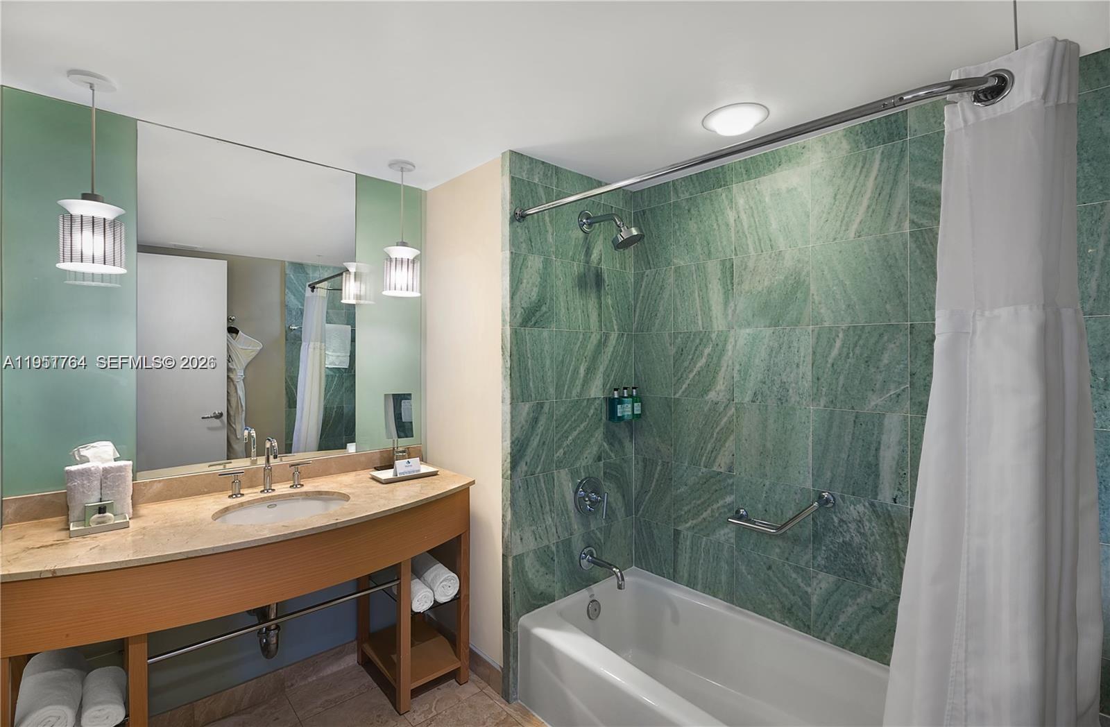 18683 Collins Ave 1110 Property Photo 8