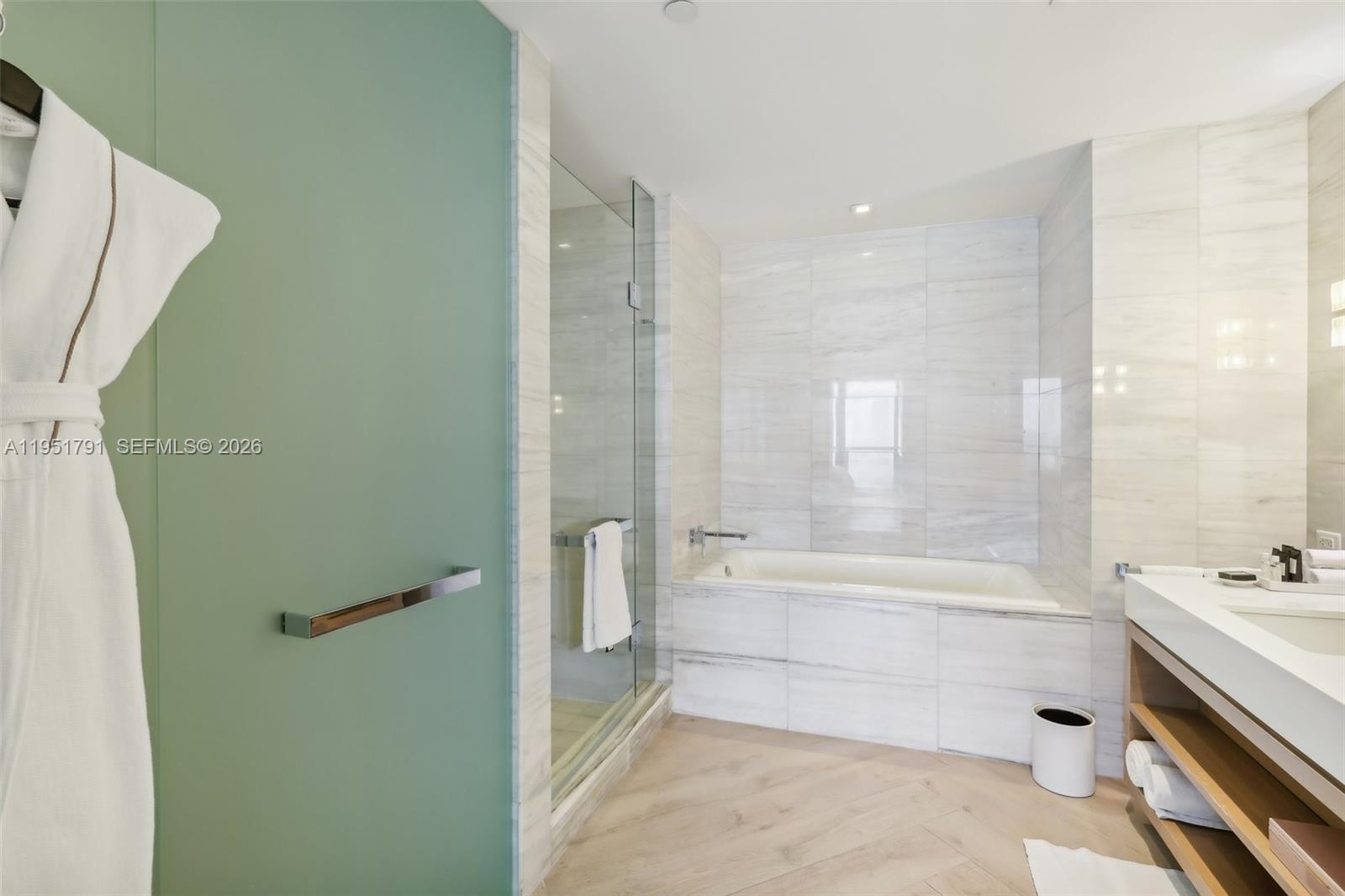 2201 Collins Ave 1511 Property Photo 25