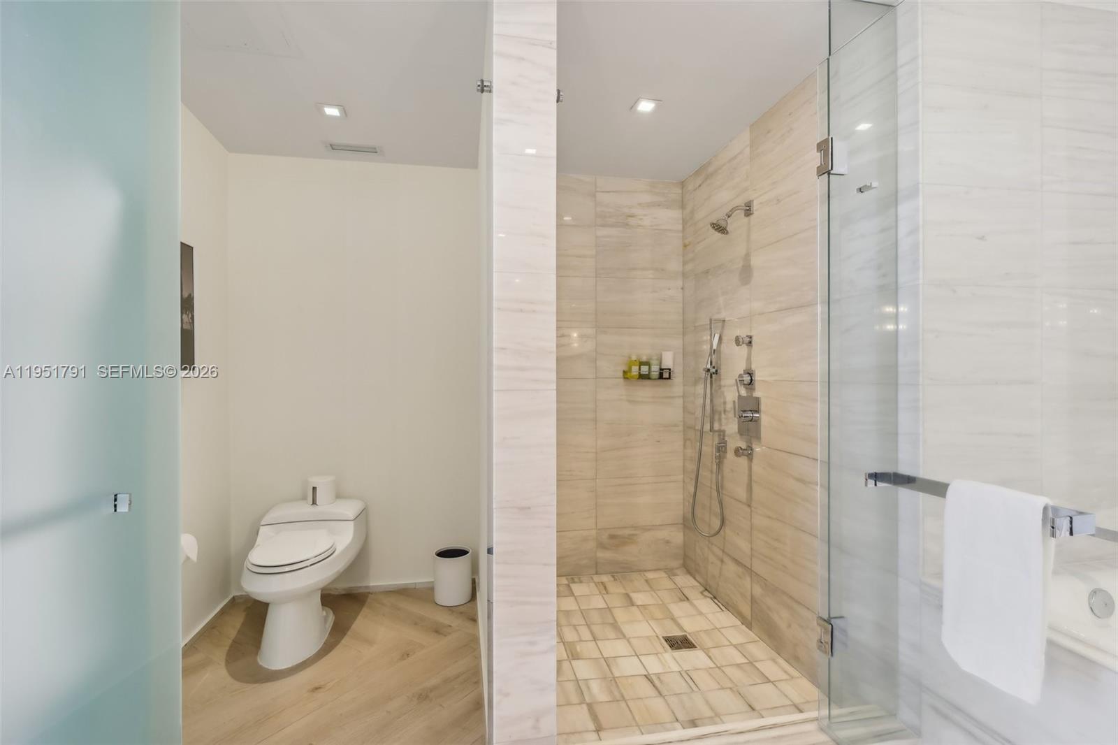 2201 Collins Ave 1511 Property Photo 29
