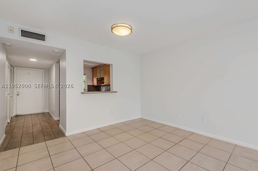 4111 Stirling Rd 308 Property Photo 9