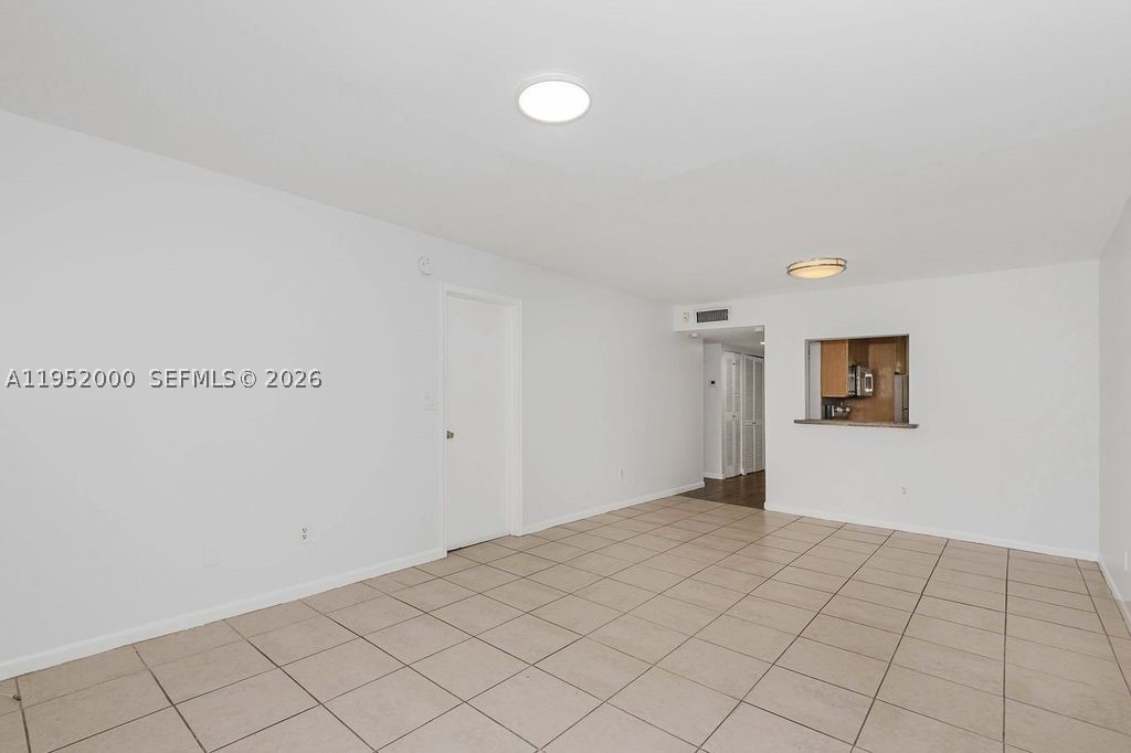 4111 Stirling Rd 308 Property Photo 10