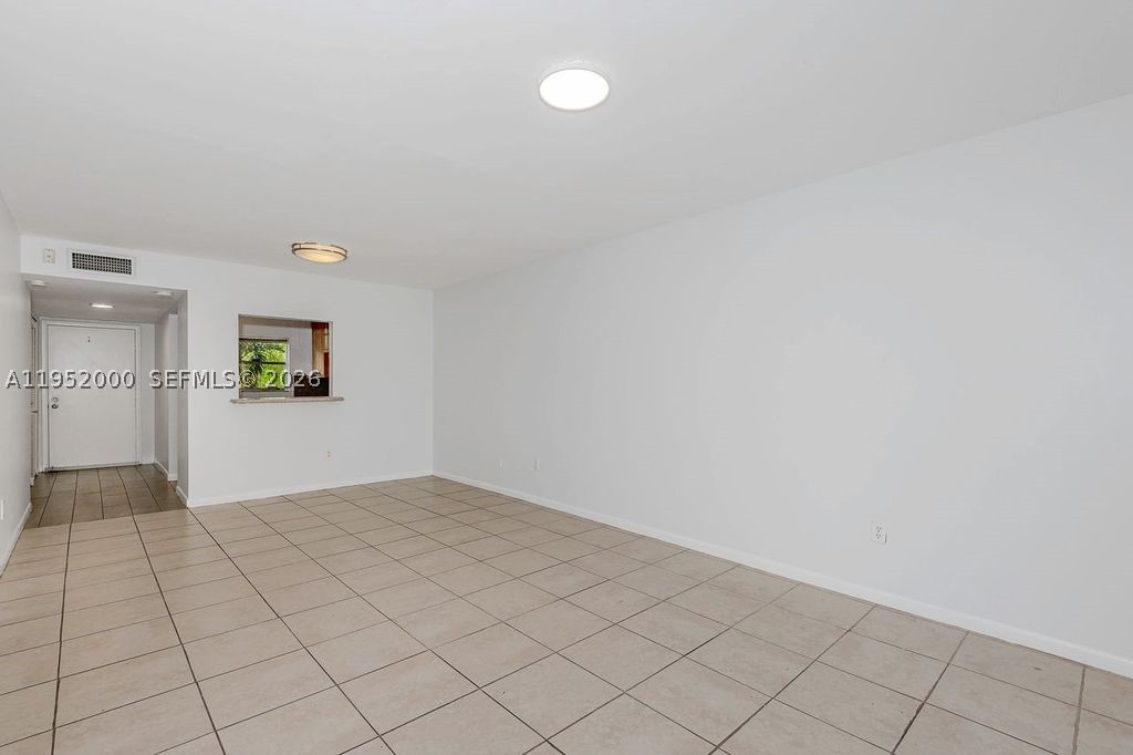 4111 Stirling Rd 308 Property Photo 11
