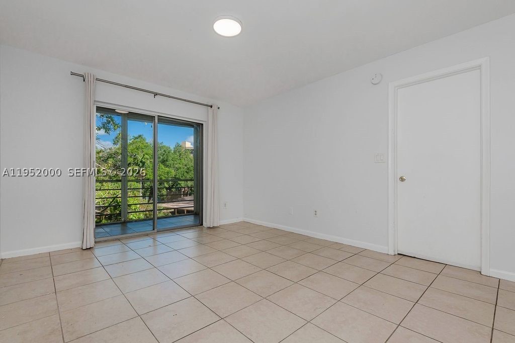 4111 Stirling Rd 308 Property Photo 12