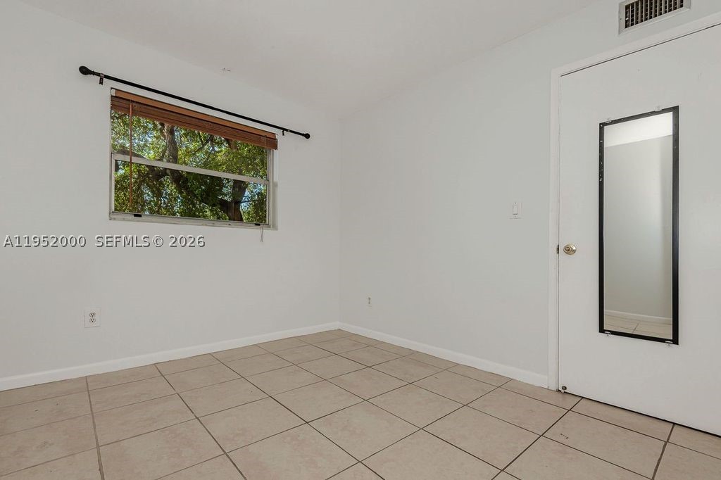 4111 Stirling Rd 308 Property Photo 13