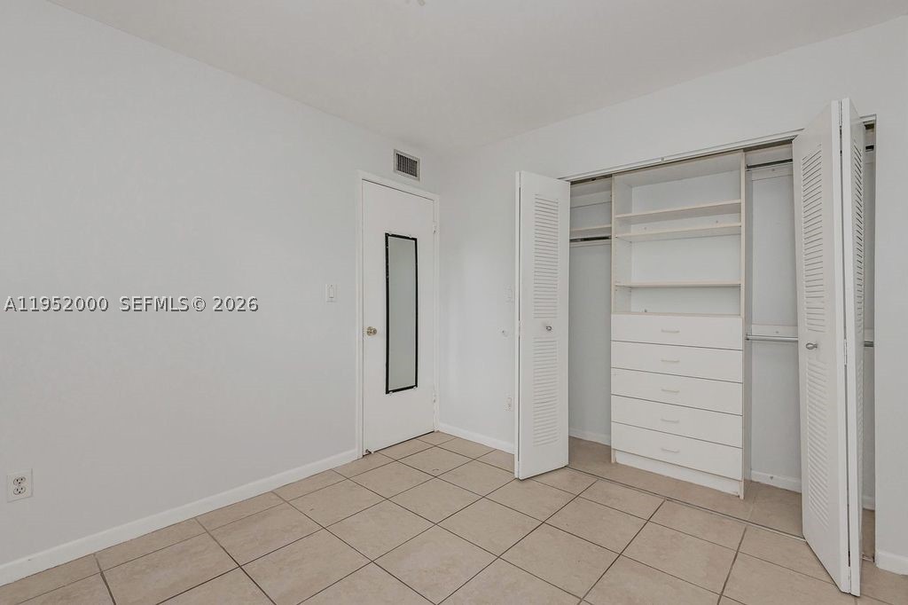 4111 Stirling Rd 308 Property Photo 15