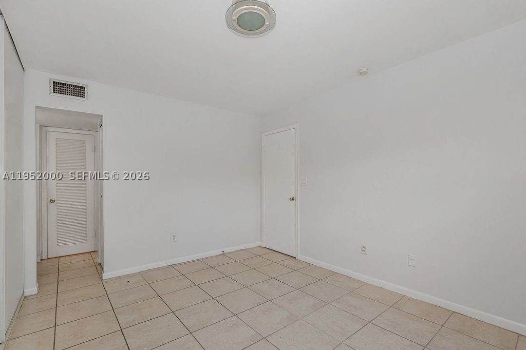 4111 Stirling Rd 308 Property Photo 18