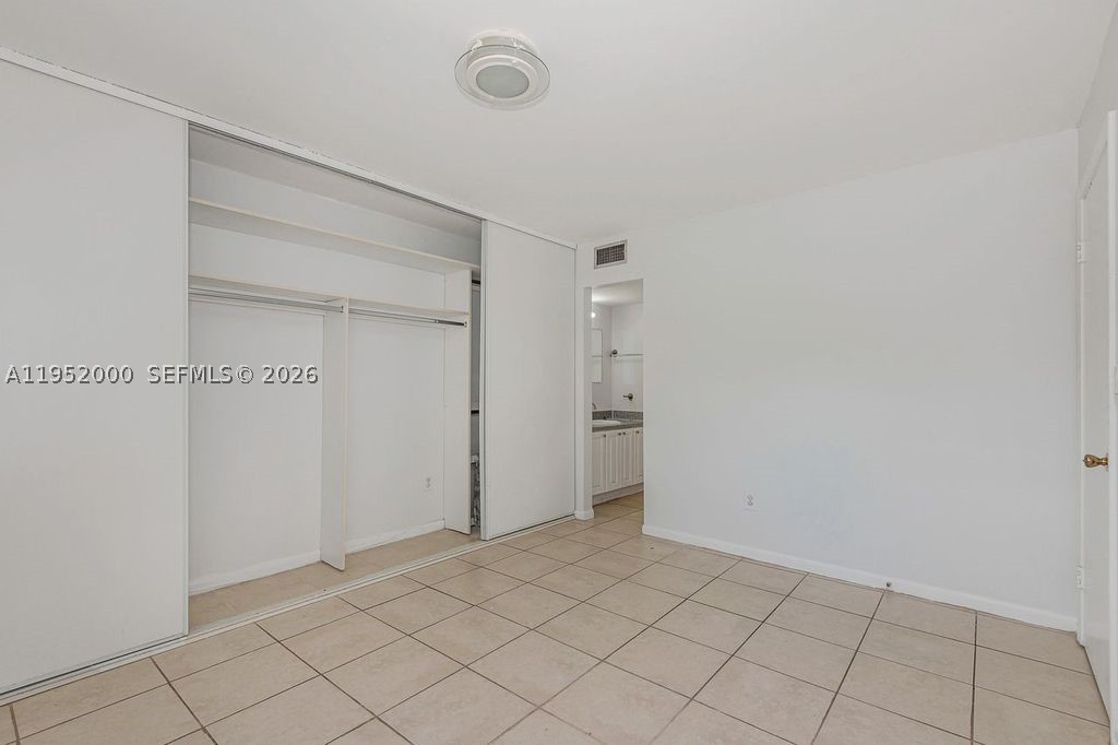 4111 Stirling Rd 308 Property Photo 19