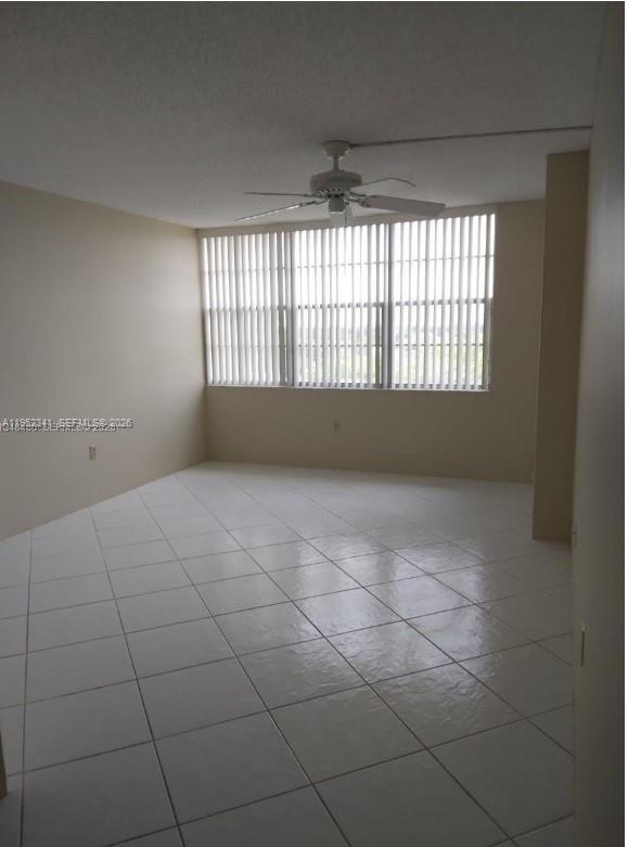 1300 Saint Charles Pl Ph15 Property Photo 7
