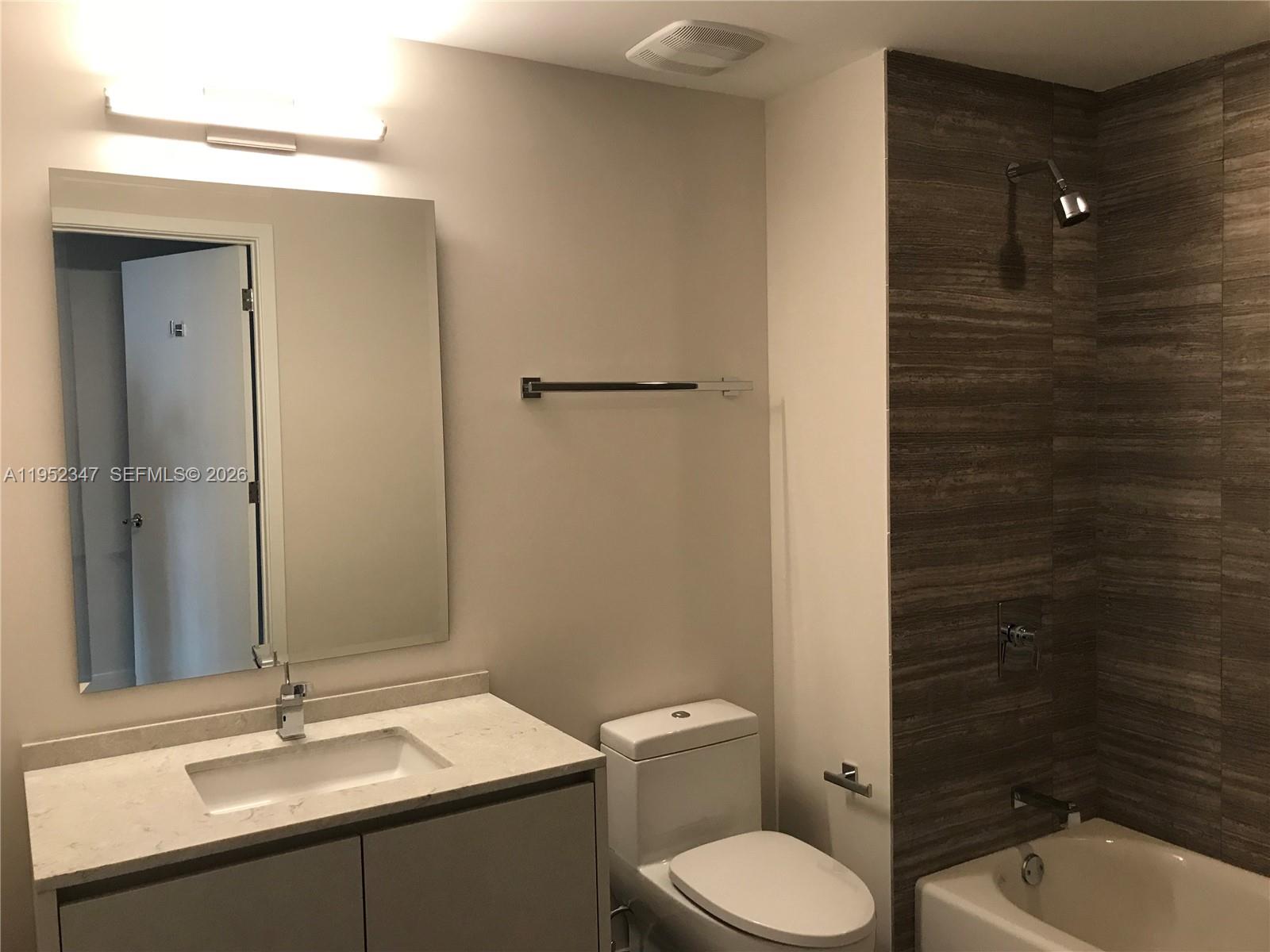 1010 Brickell Ave 2110 Property Photo 3