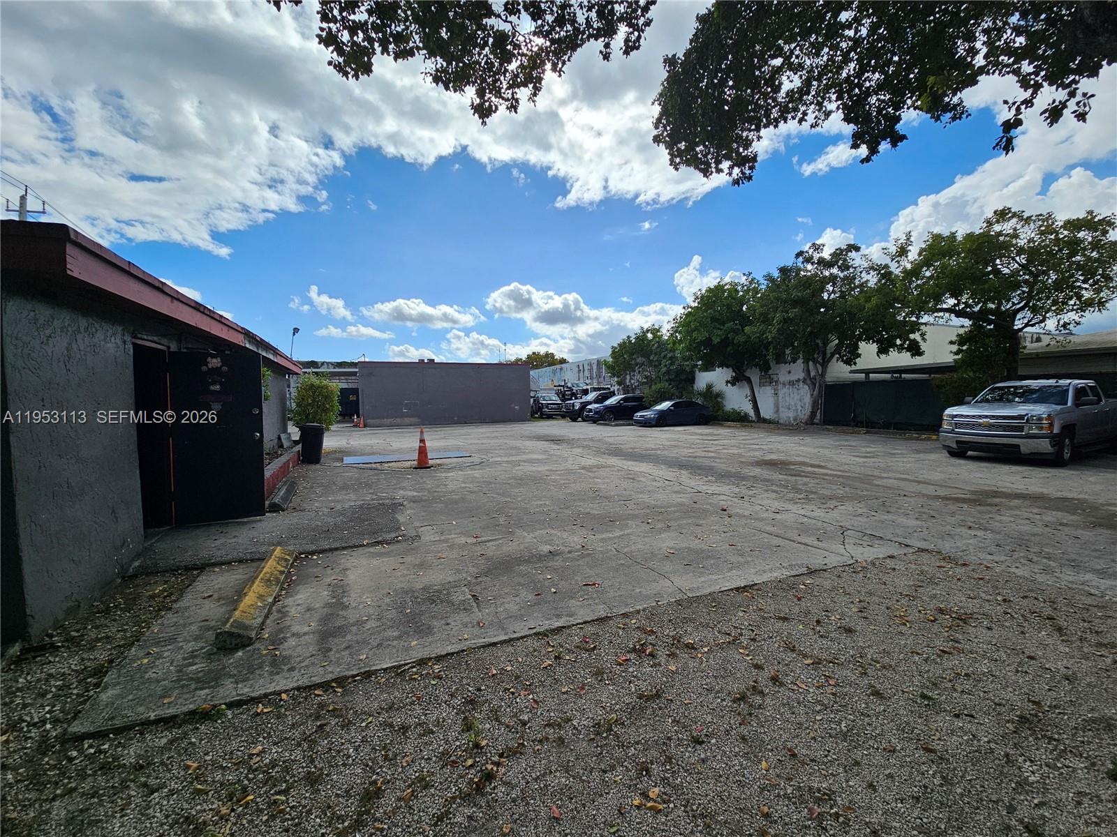 2110 SW 58th Ave Property Photo 1