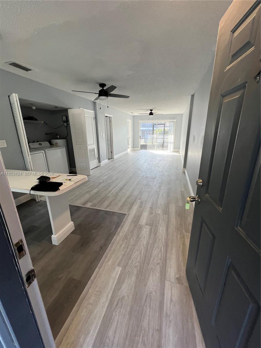 313 Dirksen F3 Property Photo 1