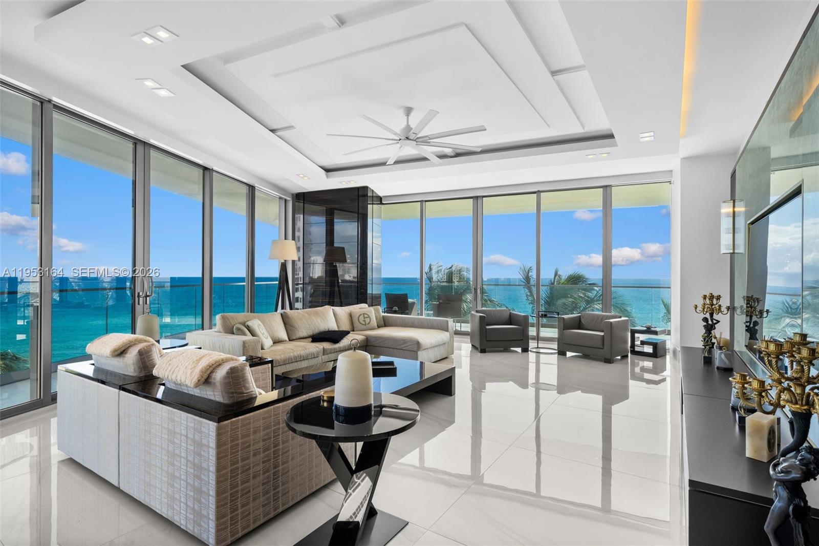 18975 Collins Ave 400+ Cabana Property Photo 2
