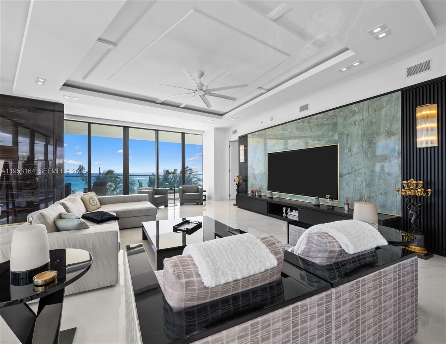 18975 Collins Ave 400+ Cabana Property Photo 3