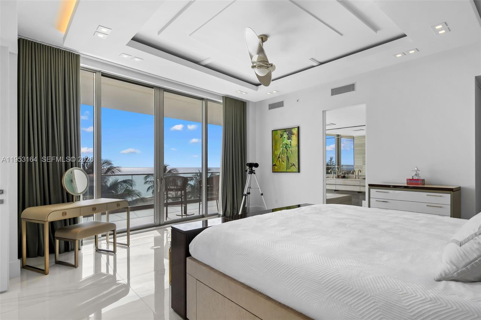 18975 Collins Ave 400+ Cabana Property Photo 9