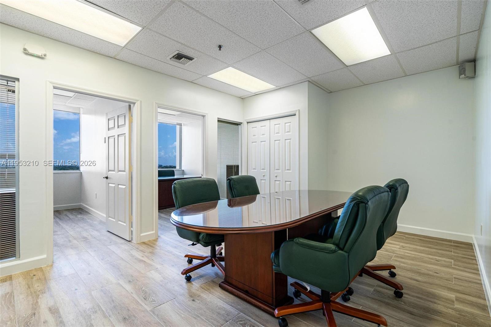 2455 E Sunrise Blvd Cu9j Property Photo 12