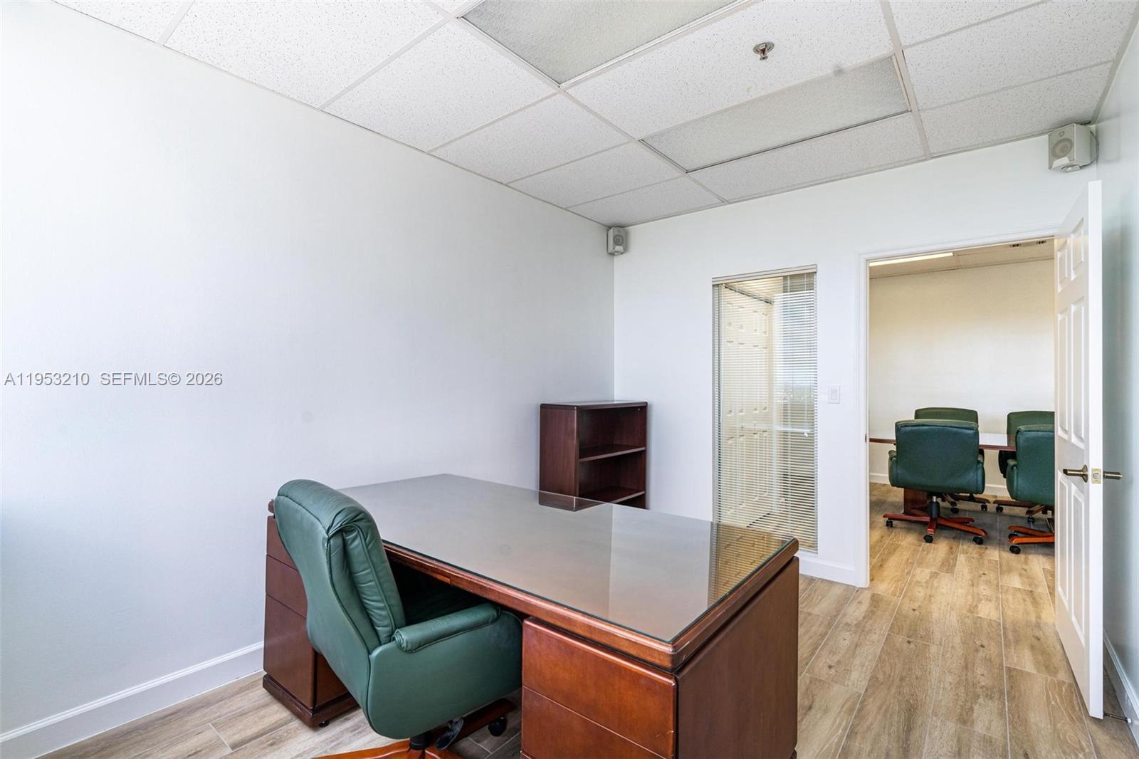 2455 E Sunrise Blvd Cu9j Property Photo 15