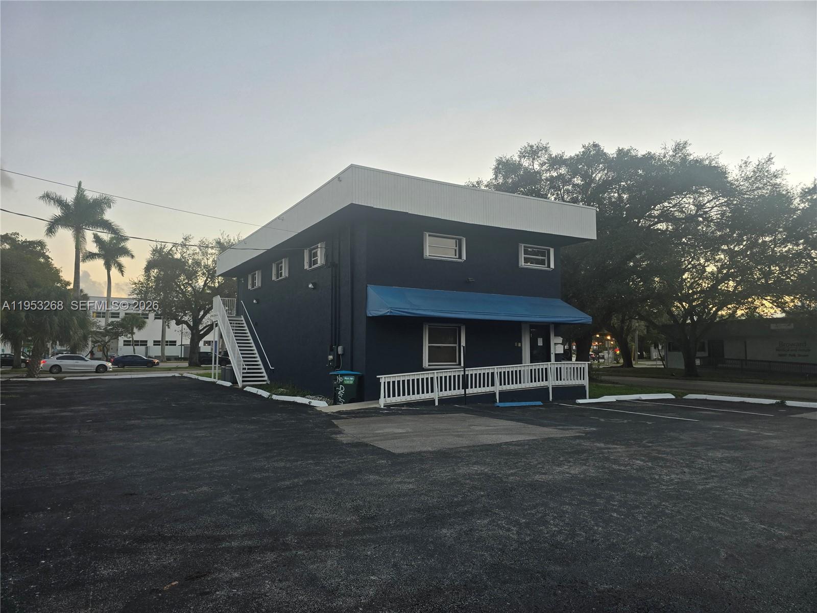 2555 Polk St Property Photo 1