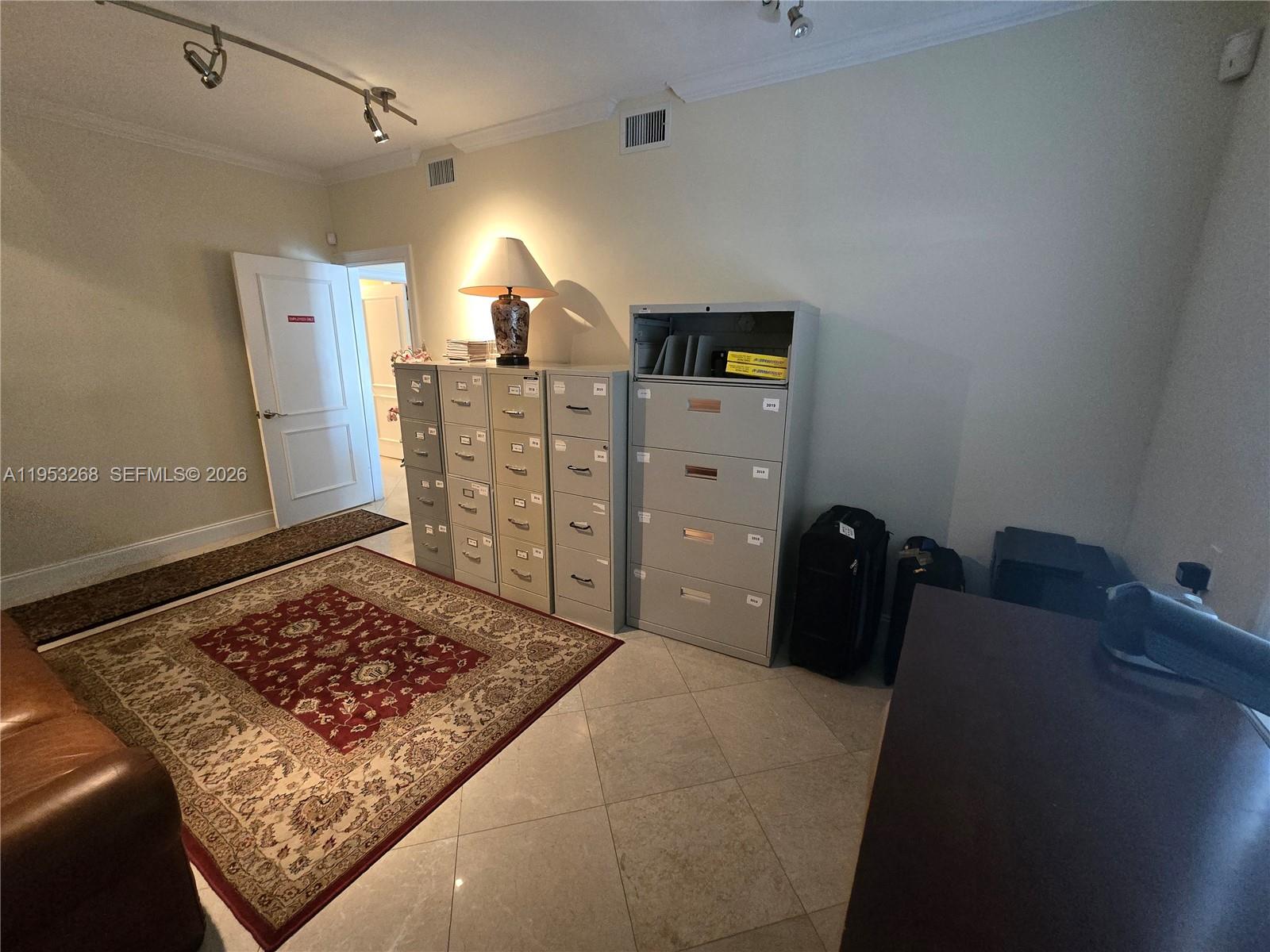 2555 Polk St Property Photo 28