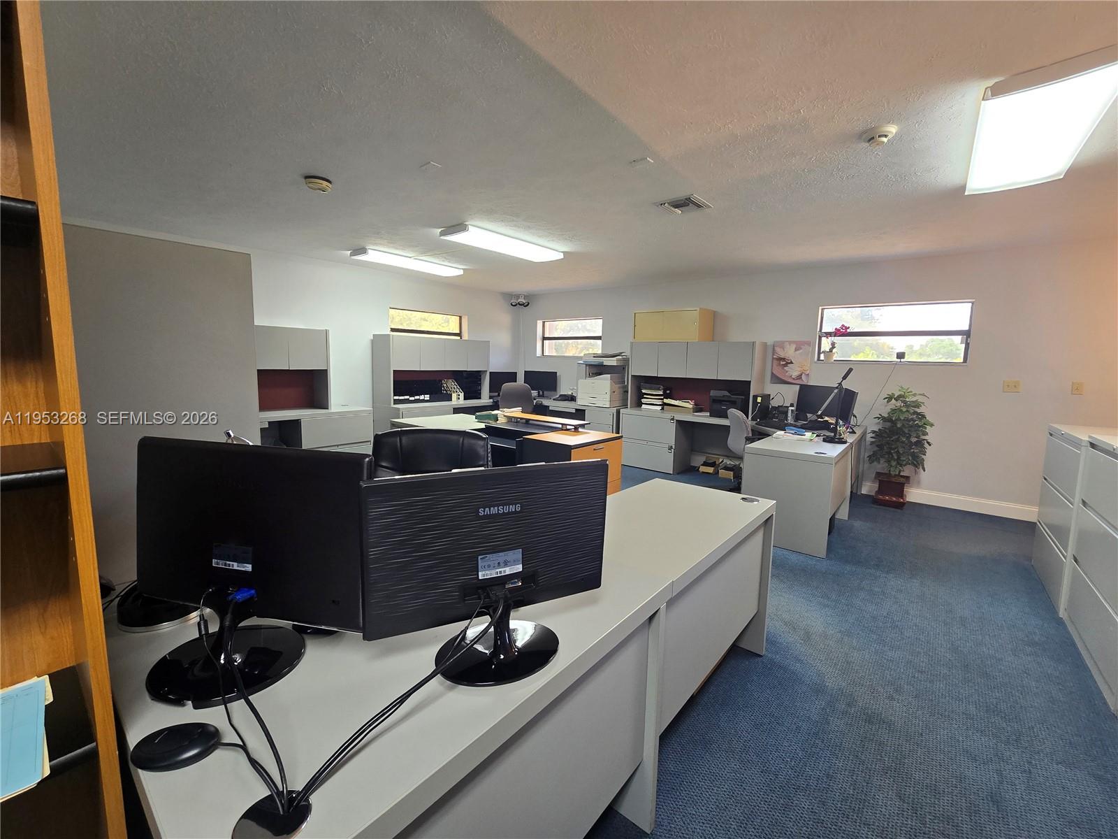 2555 Polk St Property Photo 32