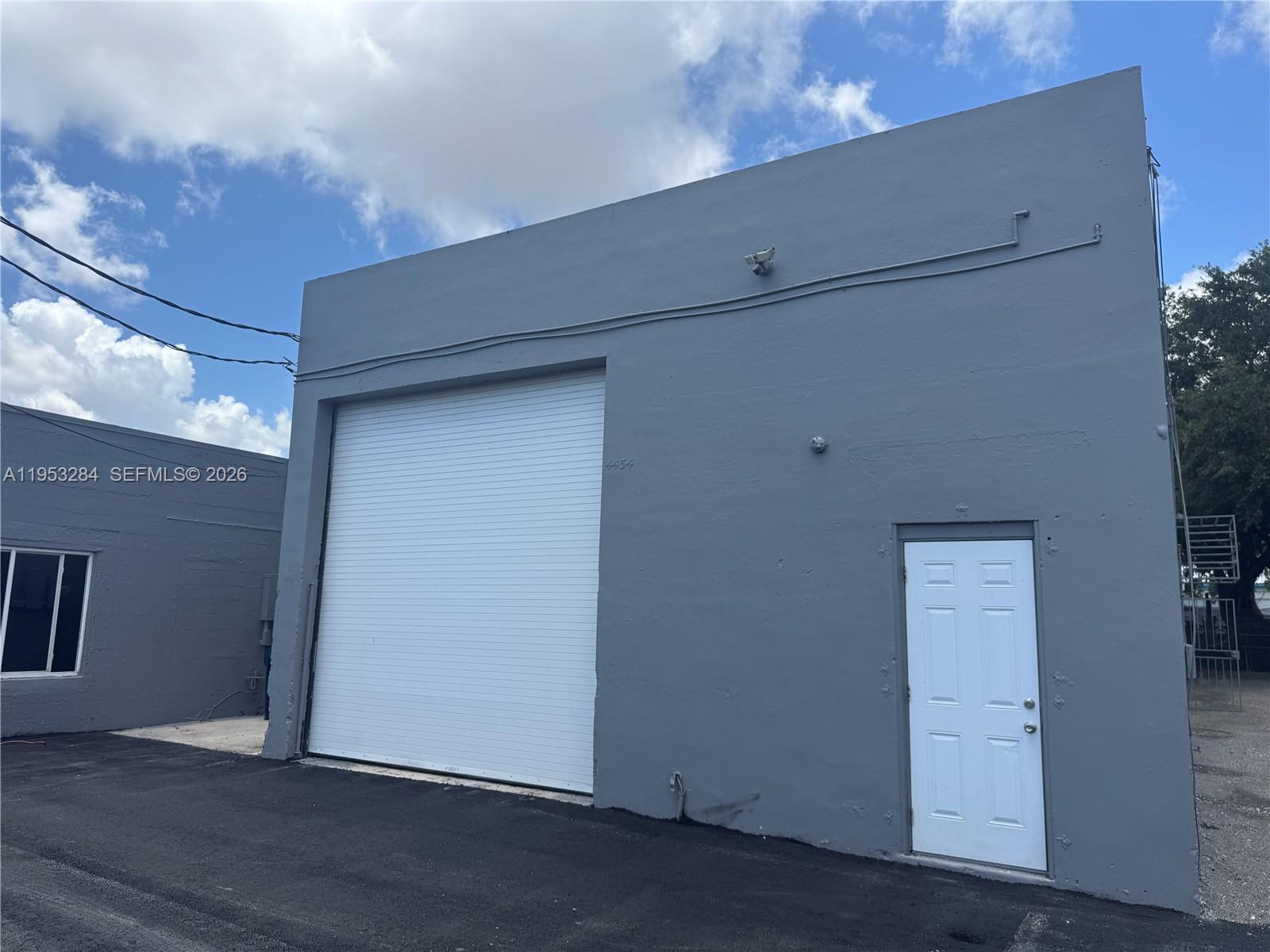 A11953284 Property Photo 1