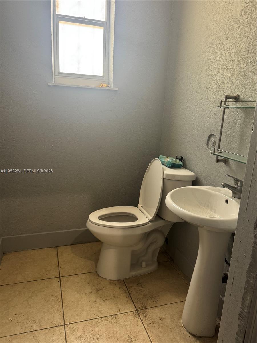 A11953284 Property Photo 8