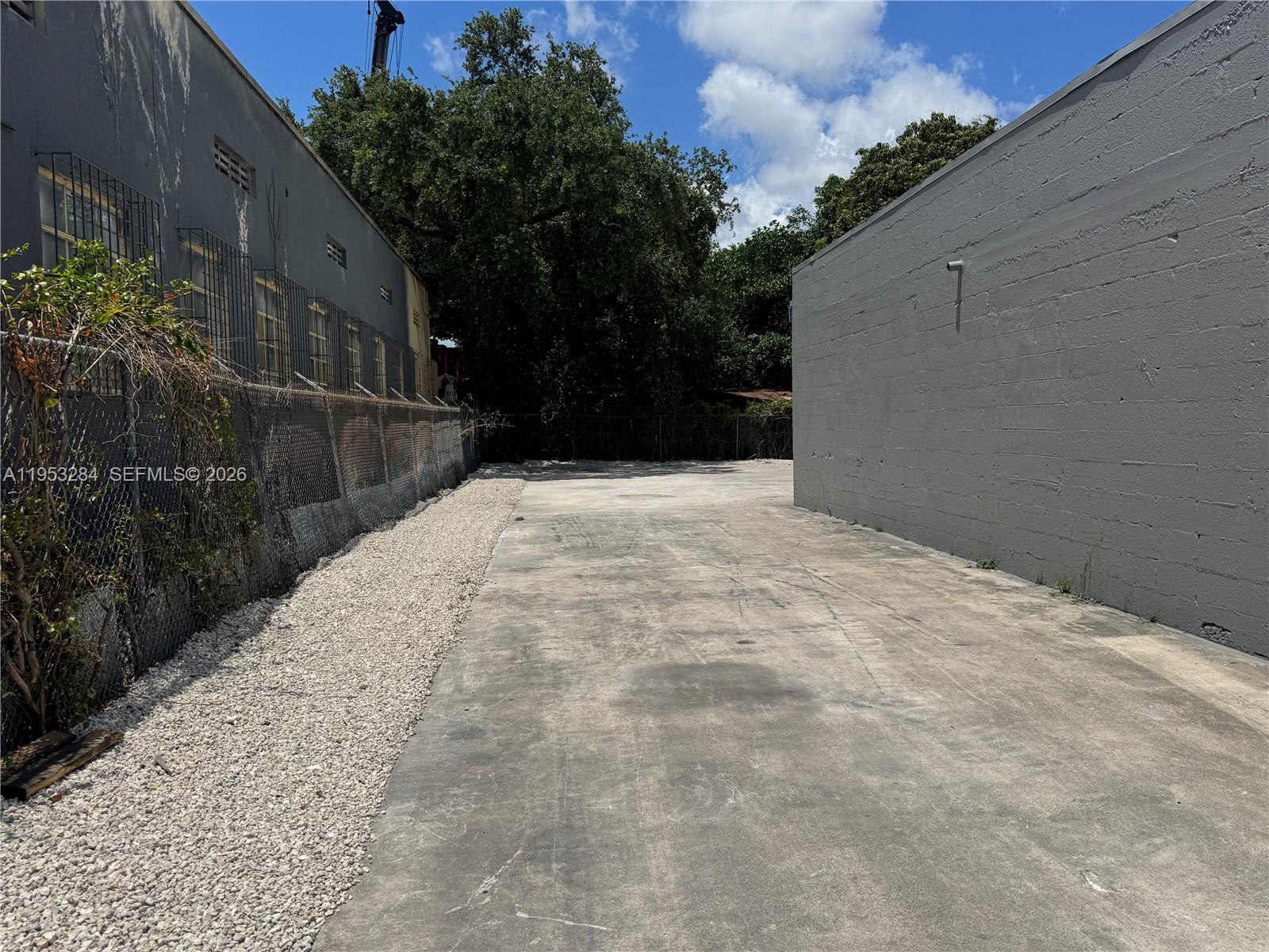 A11953284 Property Photo 15