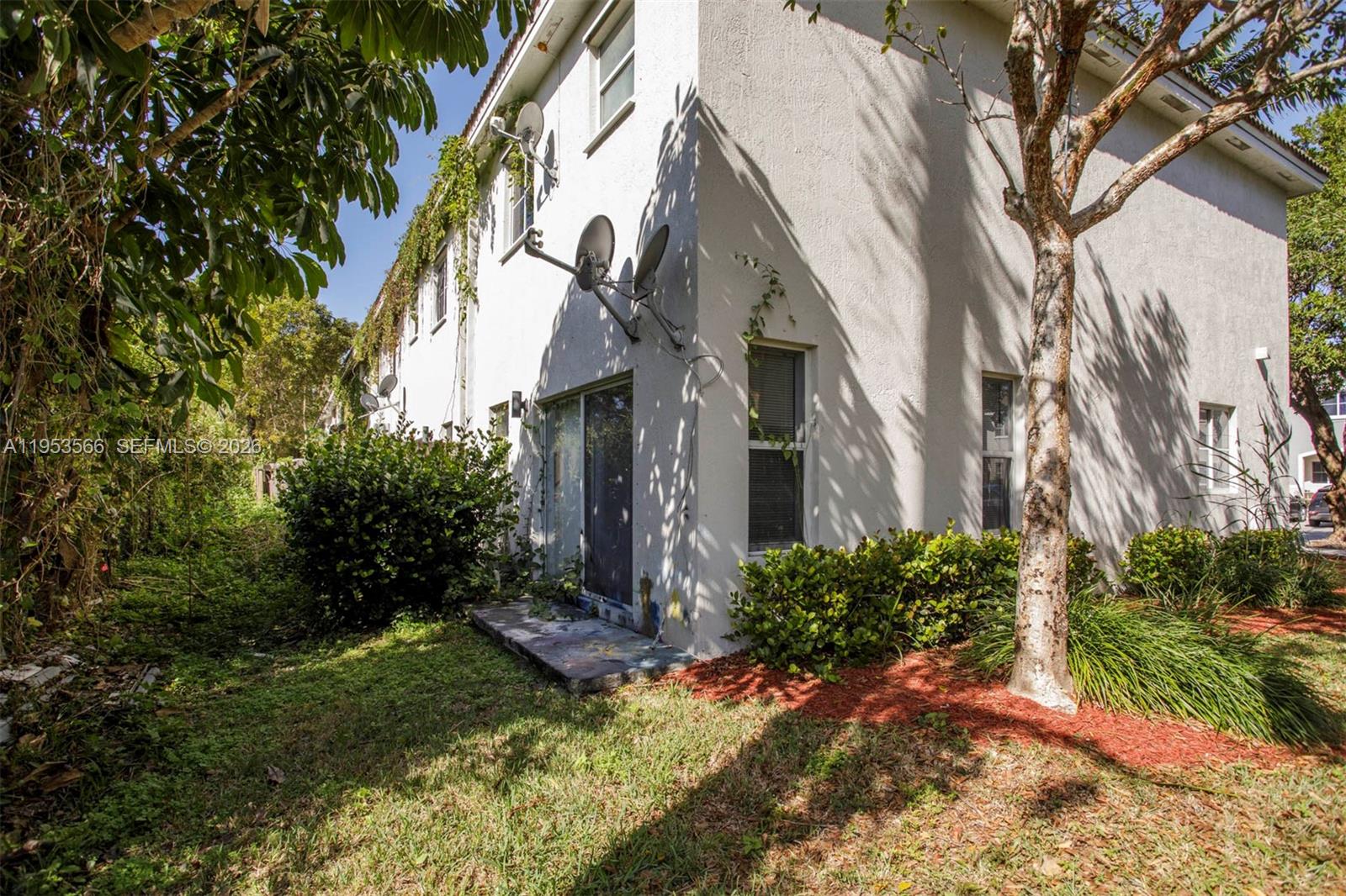 1518 Se 31 Ct Property Photo 4