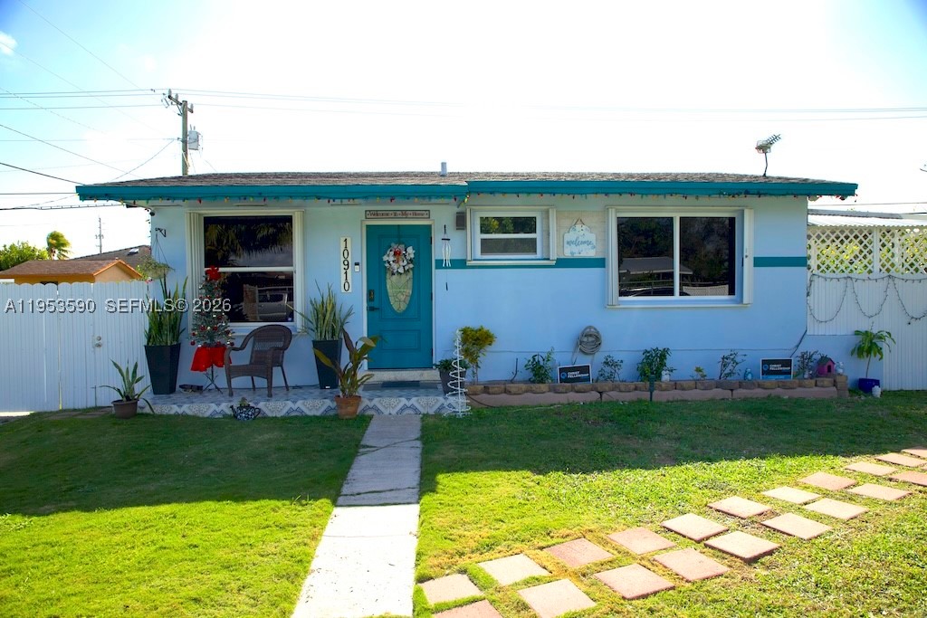 10910 Sw 217th Ter Property Photo 3