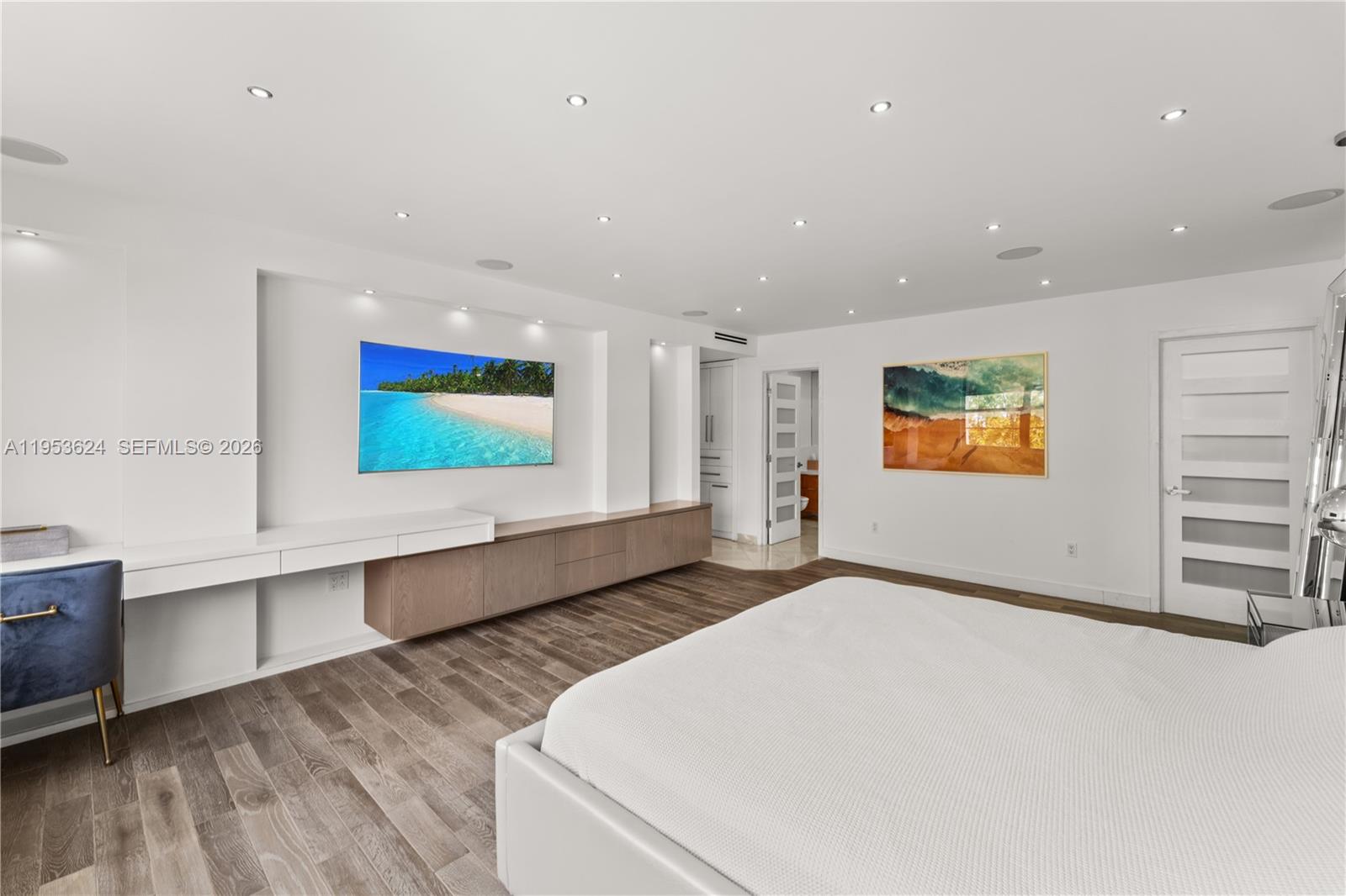 5640 Collins Ave 4d Property Photo 11
