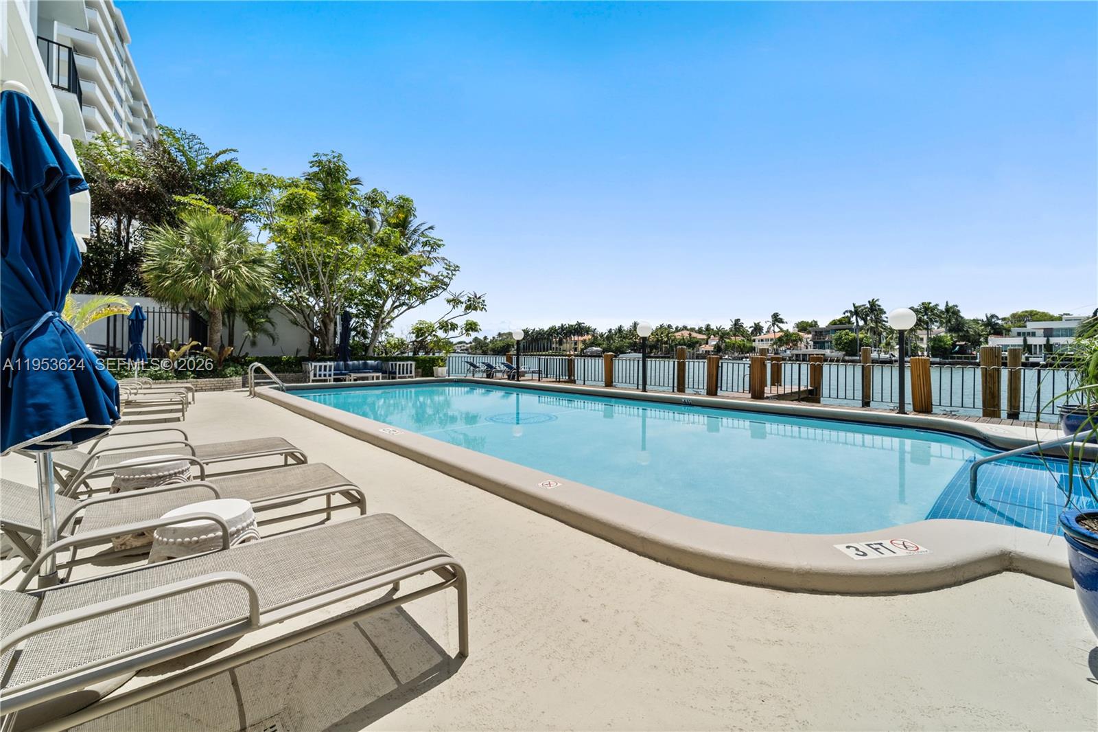 5640 Collins Ave 4d Property Photo 23