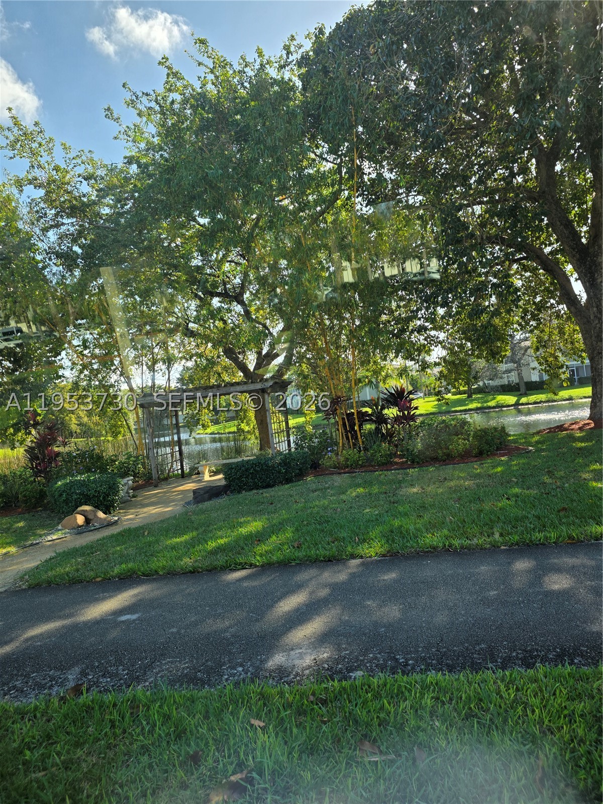 2612 Nassau Bnd E2 Property Photo 15