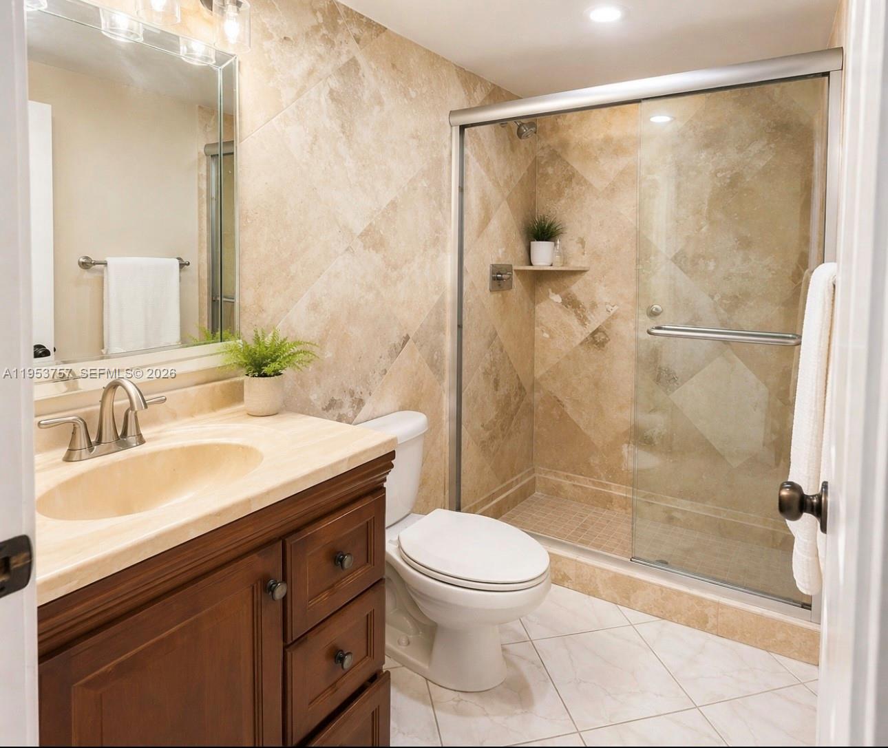 1000 Parkview Dr 528 Property Photo 15