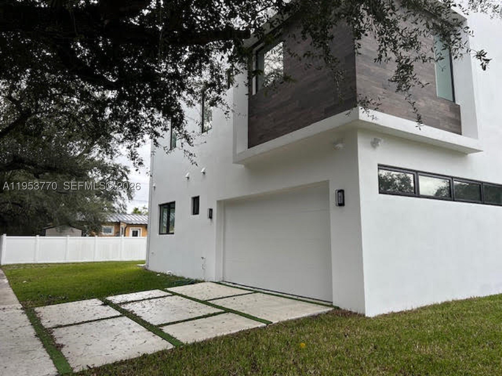 2 Hough Dr Property Photo 3
