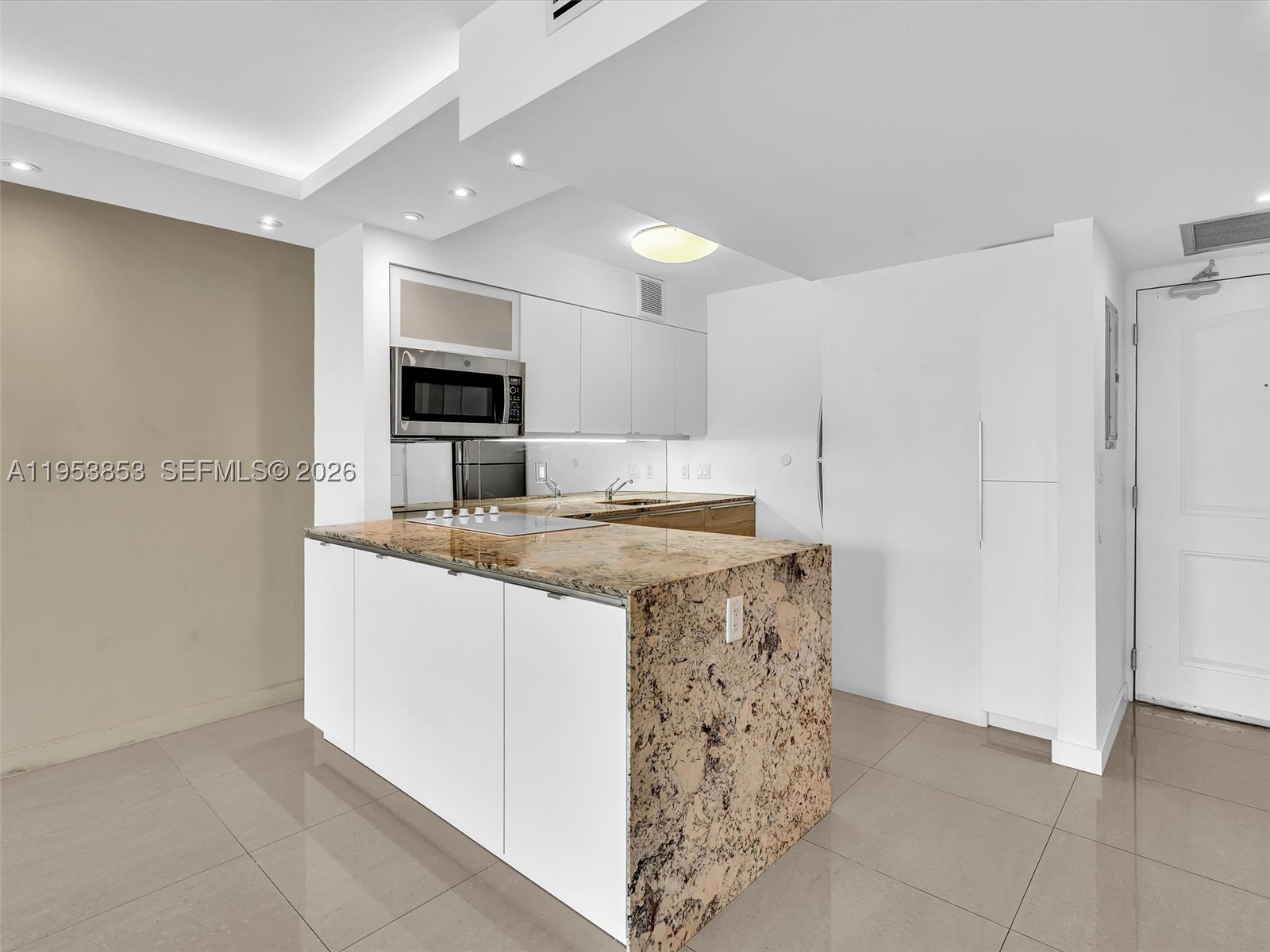 100 Bayview Dr 223 Property Photo 1