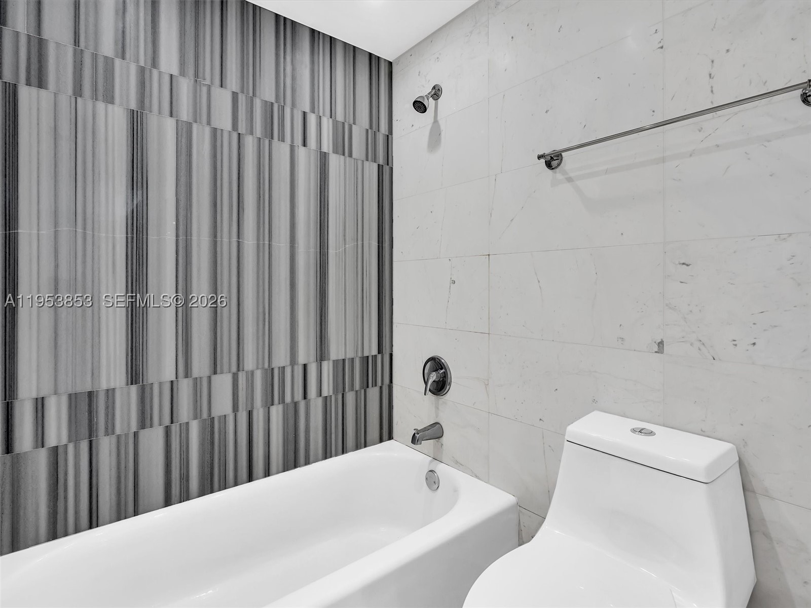 100 Bayview Dr 223 Property Photo 34