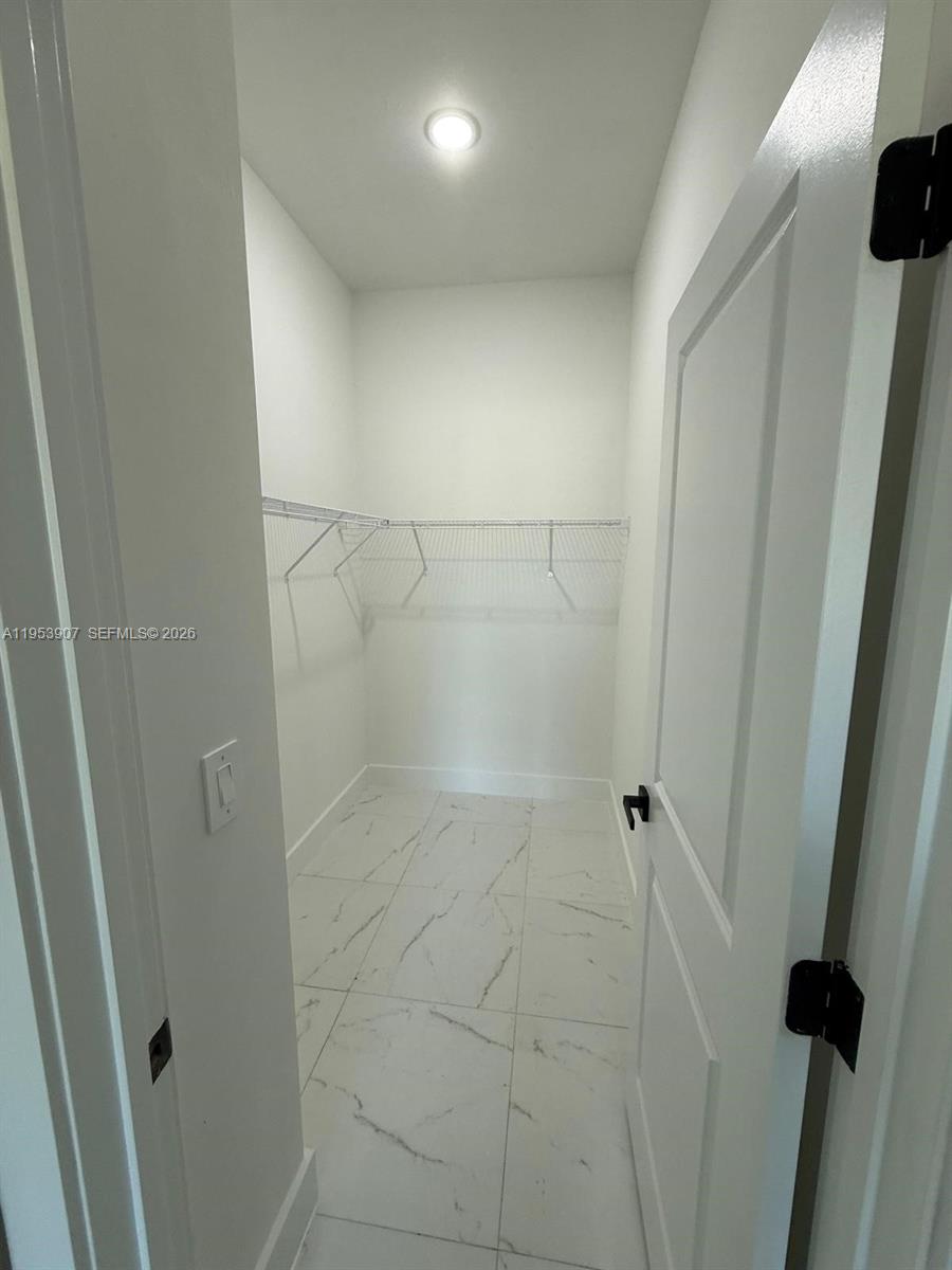 1121 Florence St E Property Photo 21