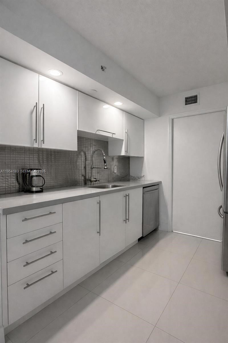6917 Collins Ave 1206 Property Photo 10