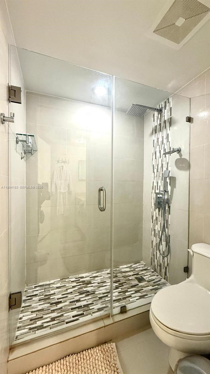 6917 Collins Ave 1206 Property Photo 12