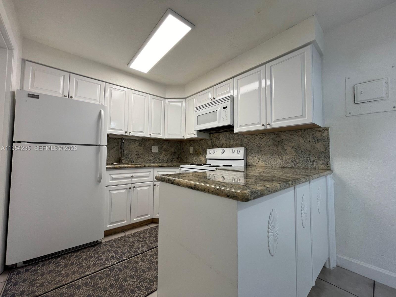 1824 Monroe St 1 Property Photo 4
