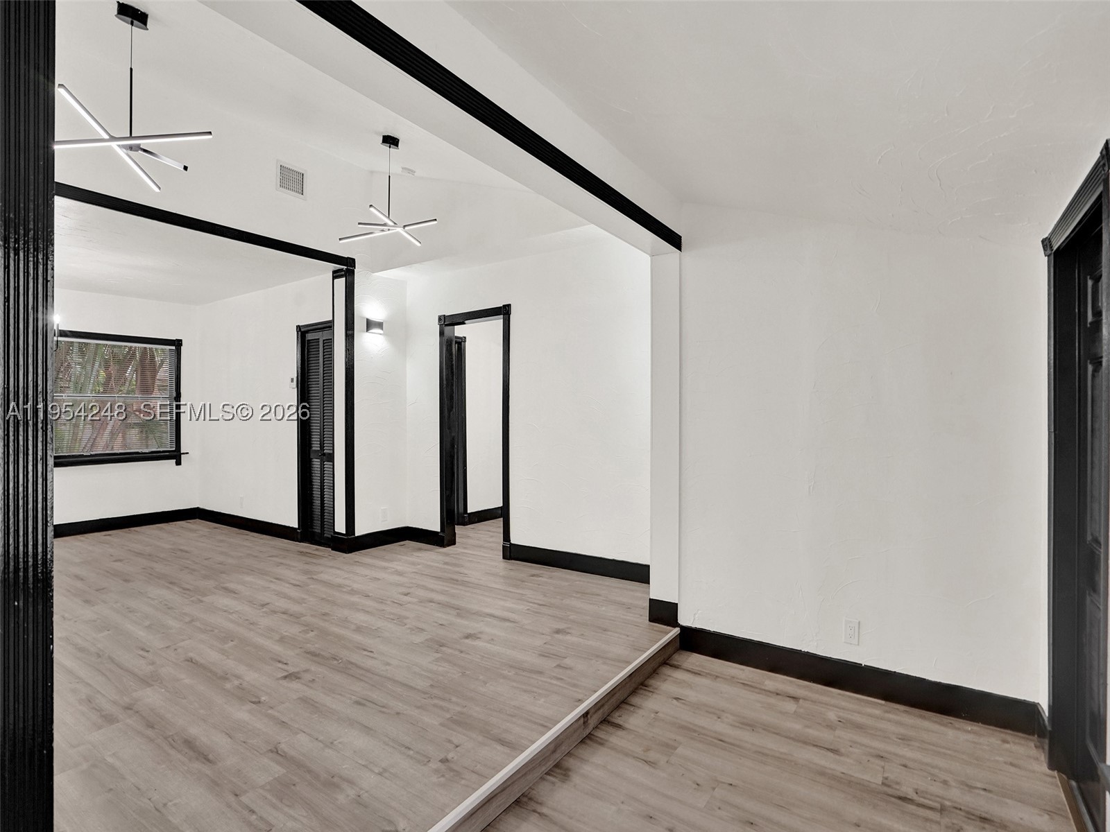 1409 Sw 1st Street Property Photo 4