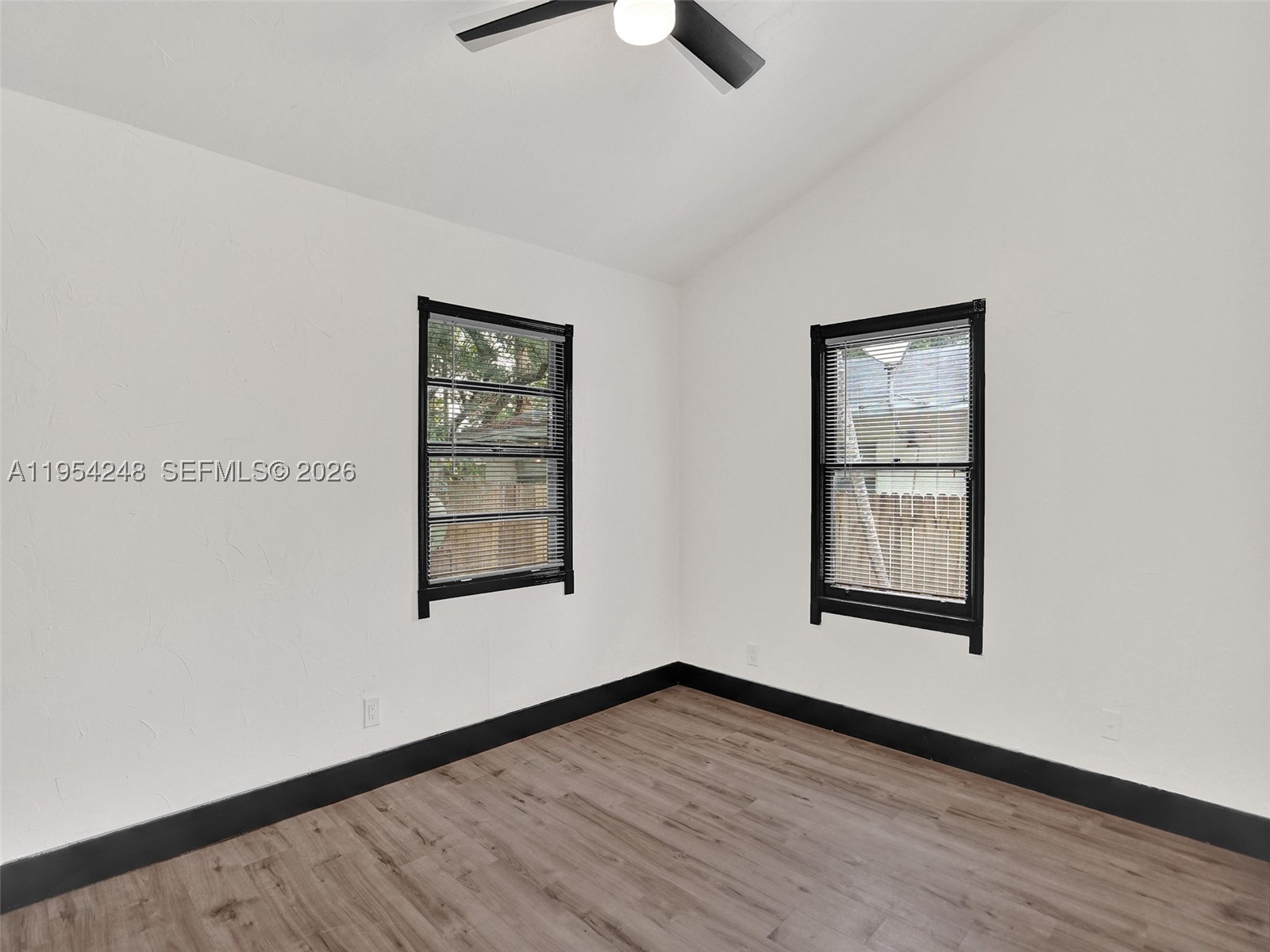 1409 Sw 1st Street Property Photo 6