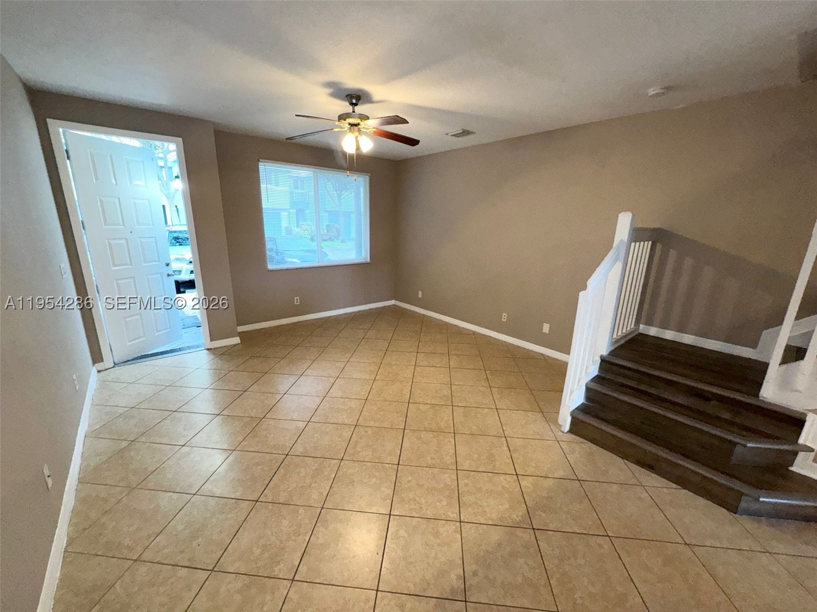 3622 Oleander Ter Property Photo 3