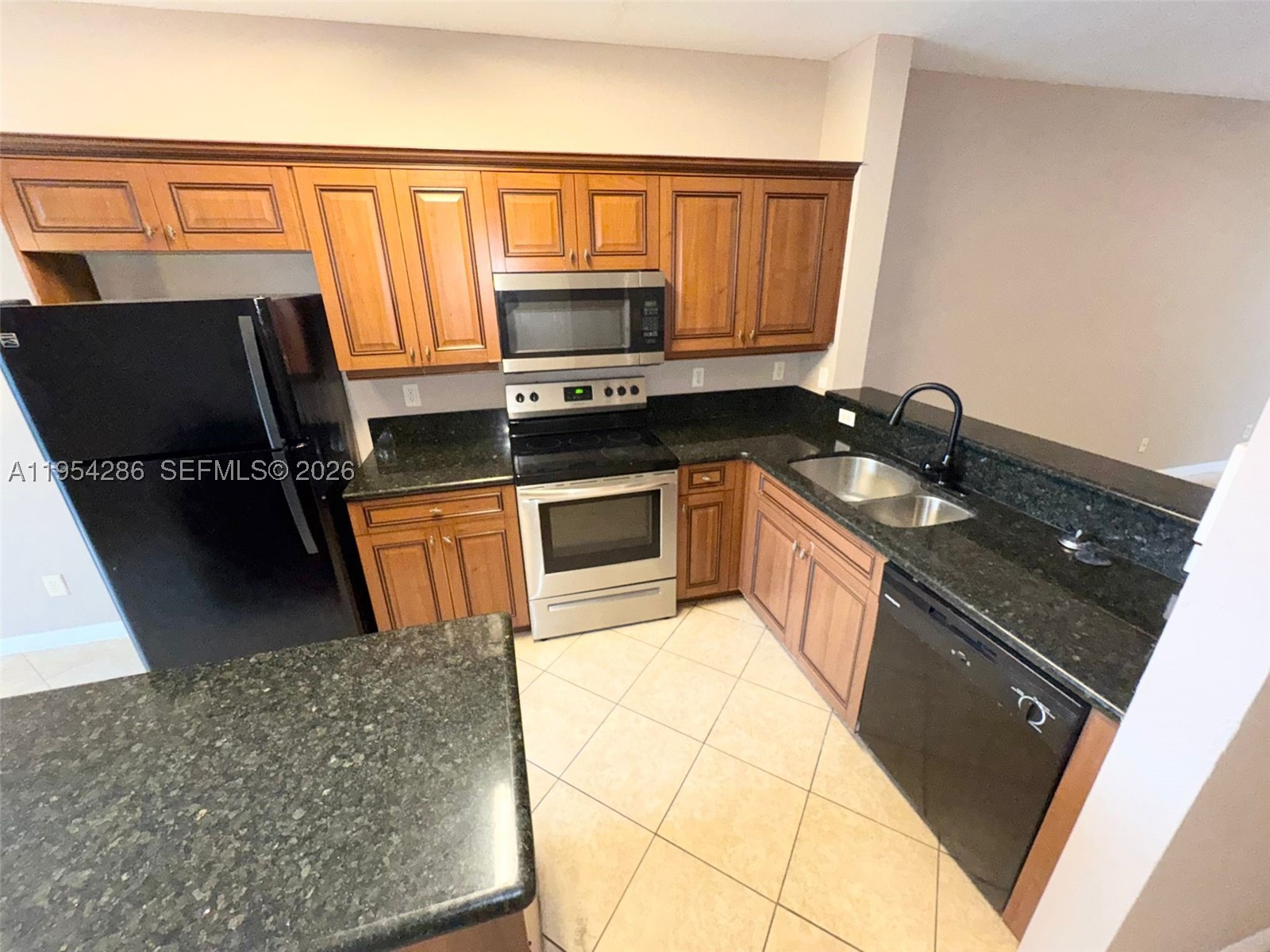 3622 Oleander Ter Property Photo 4