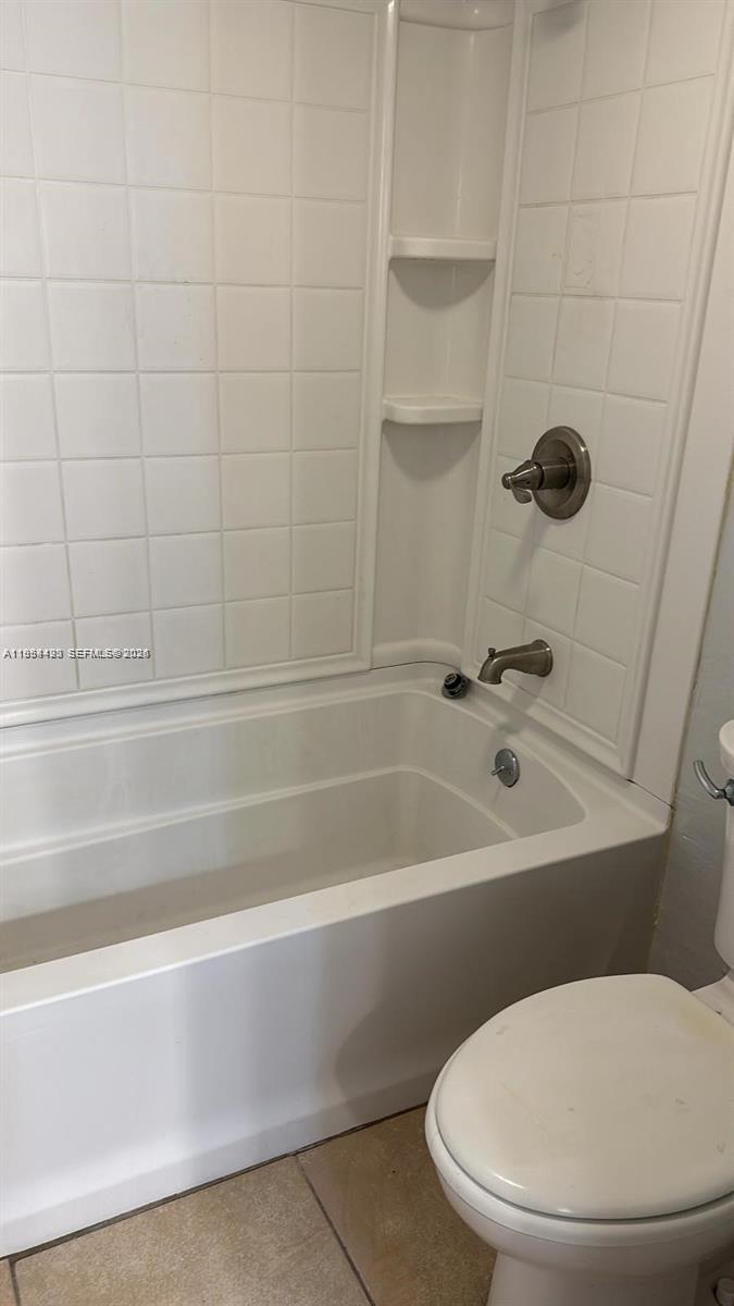 4848 Nw 24th Ct 210 Property Photo 8