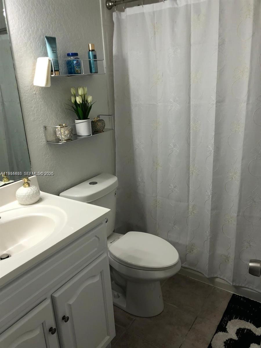 27 Ne 13th Ave 4 Property Photo 5