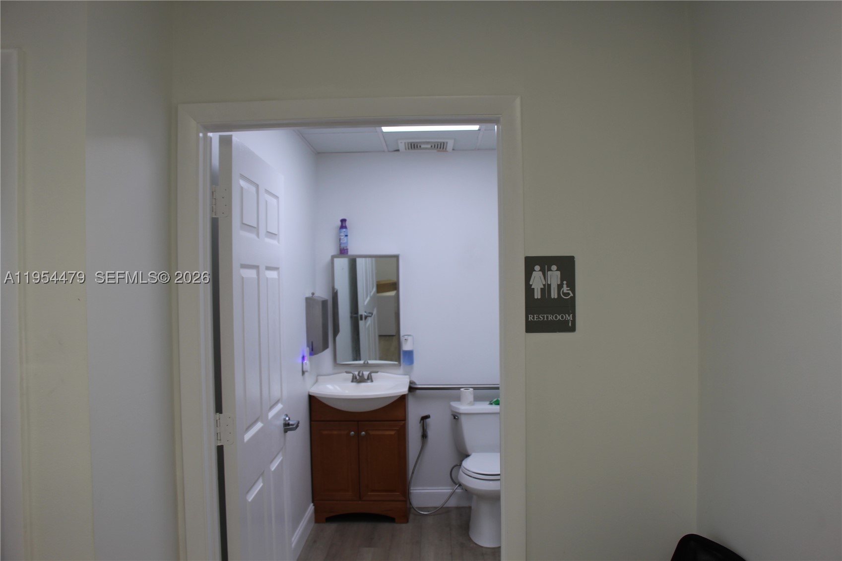 A11954479 Property Photo 16